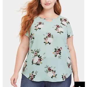Torrid Size 0 Mint Green Floral Short Sleeve Georgette Blouse